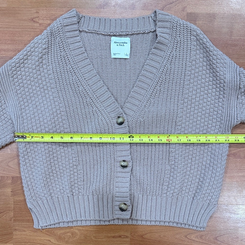 Abercrombie & Fitch Cameron Taupe Cropped Chunky V-Neck Cardigan - Picture 7 of 8